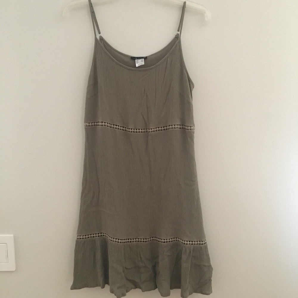 ⚫️SOLD!⚫️Venus dress - Picture 2 of 6
